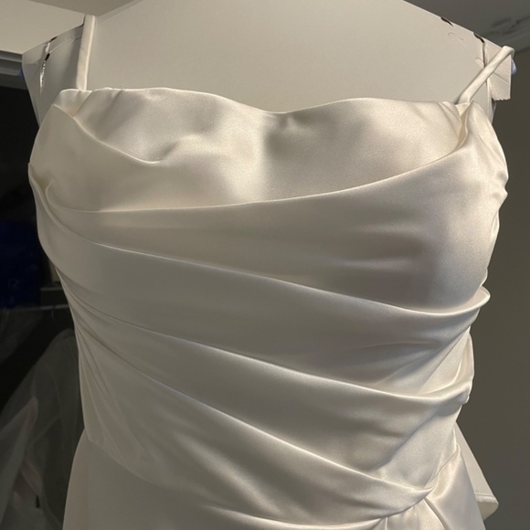 Essense of Australia Wedding Dress (D3794) in light ivory. Size 12. - Picture 7 of 9